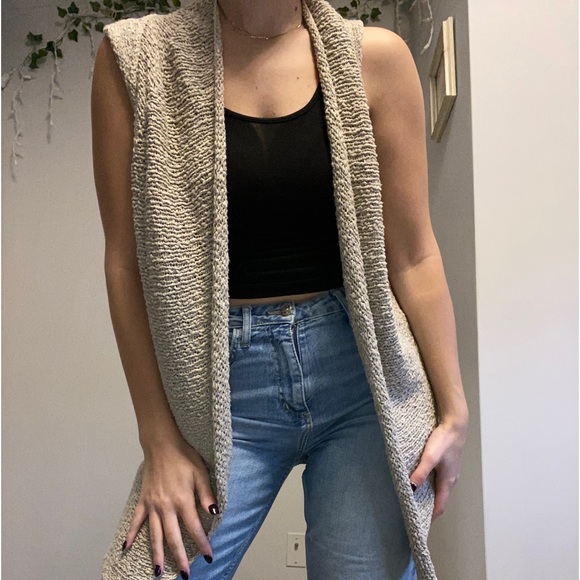 ISDA & CO Beige Knit Vest - Picture 2 of 6